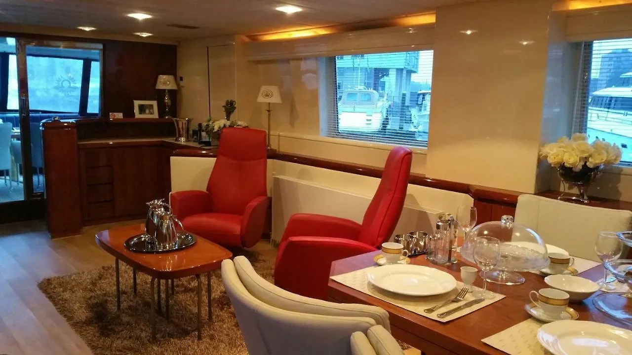Christina Onassis Yachthotel Rotterdam Hotel
