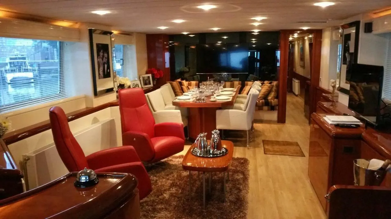 Christina Onassis Yachthotel Rotterdam 4*,